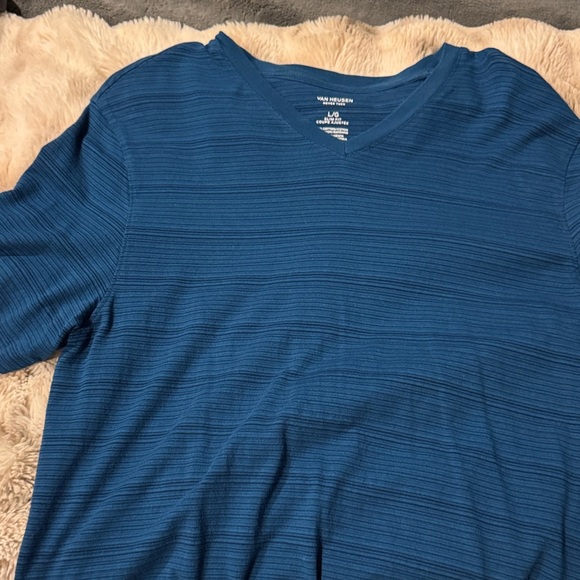 Van Heusen Men's  Blue V-Neck T-Shirt - Picture 3 of 3
